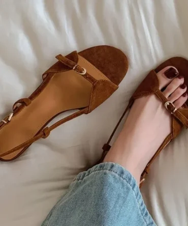 Vintage Line with Flat Sandals Design Sense Open Toe Slippers Casual Holiday Beach Shoes Light Single Shoes Luxury Sandals
